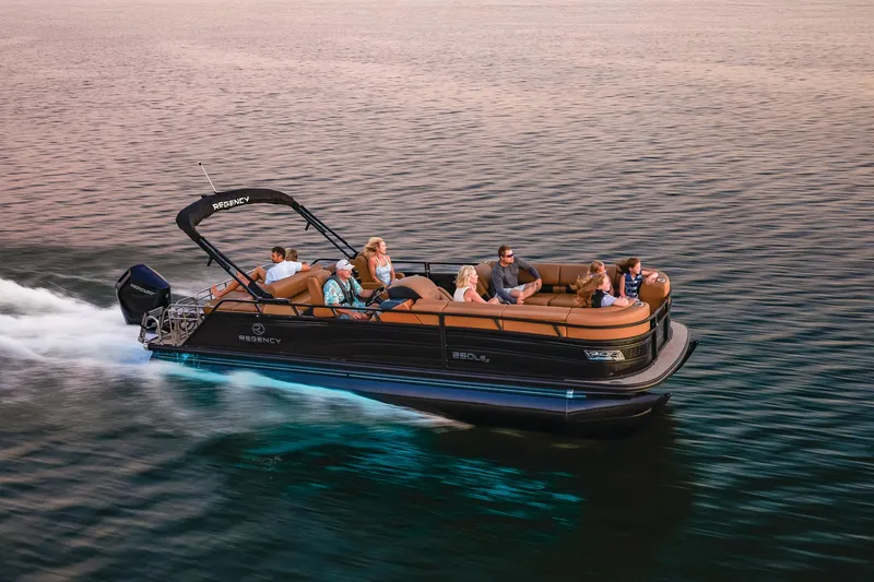 Slide: The Image of Regency 250 LE3 Sport 2025 - 80