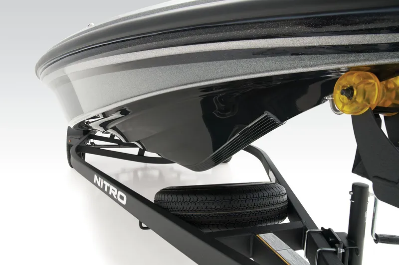 Slide: The Image of 2025 Nitro Z18 Pro boat interior with dual seats and advanced dashboard. - 10