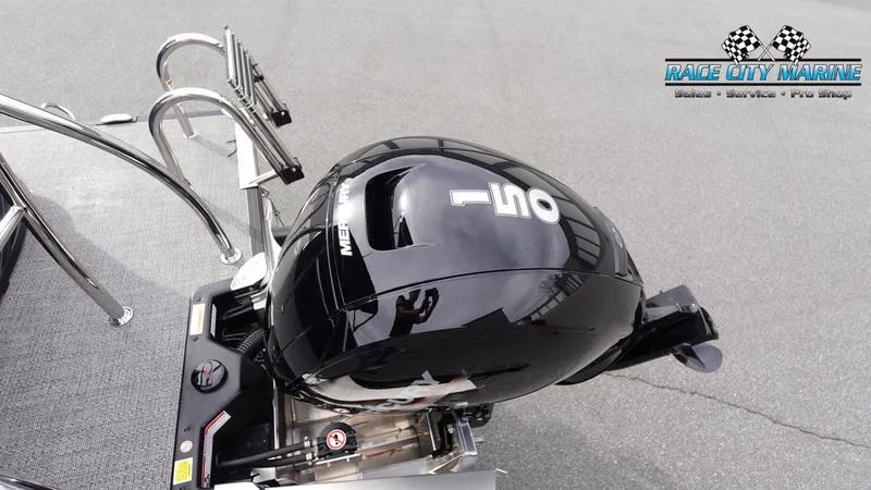 Slide: The Image of Outboard motor on Barletta ARIA 22QC 2025 pontoon boat at Race City Marine. - 10