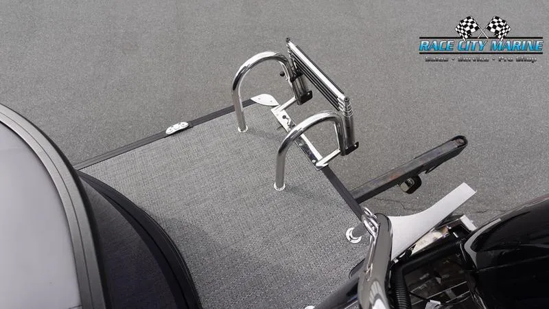 Slide: The Image of 2025 Barletta ARIA 22QC boat with a swim ladder on the deck. - 9