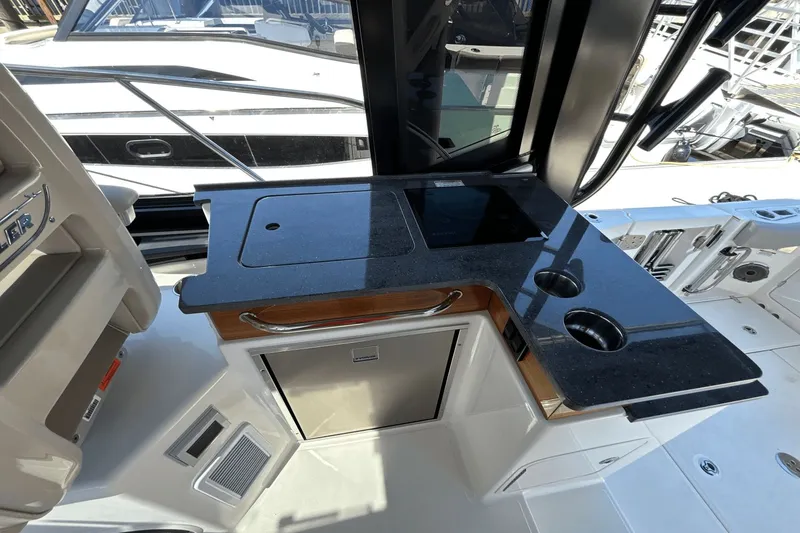 Slide: The Image of Boston Whaler 365 Conquest 2025 - 21