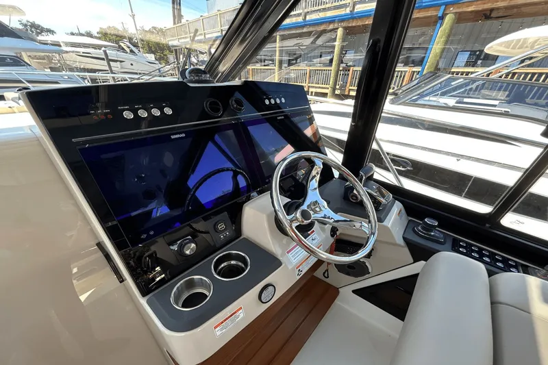 Slide: The Image of Boston Whaler 365 Conquest 2025 - 29