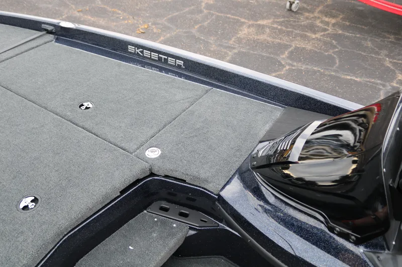 Slide: The Image of 2025 Skeeter ZXR 21 boat deck with sleek design and durable materials. - 20