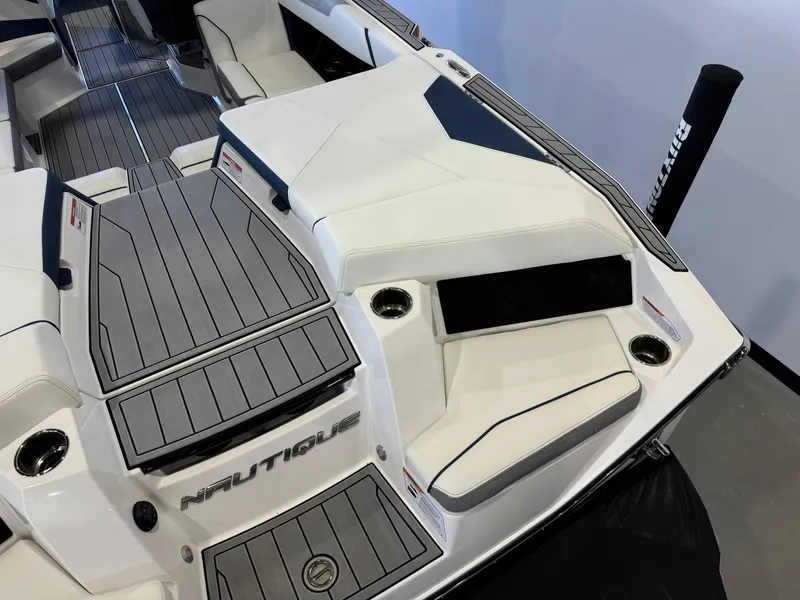 Slide: The Image of Nautique Super Air Nautique S23 2024 - 11
