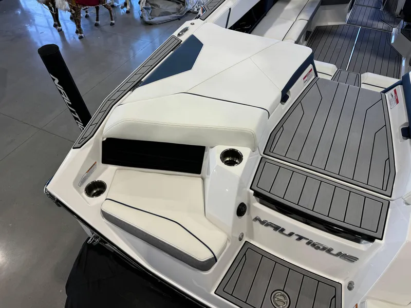 Slide: The Image of Nautique Super Air Nautique S23 2024 - 12