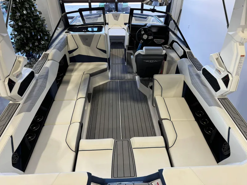 Slide: The Image of Nautique Super Air Nautique S23 2024 - 13