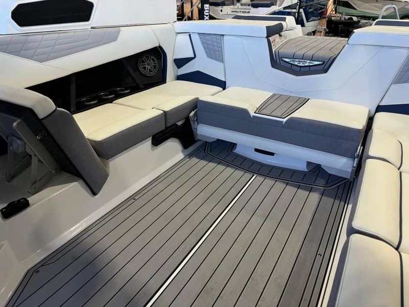 Slide: The Image of Nautique Super Air Nautique S23 2024 - 15