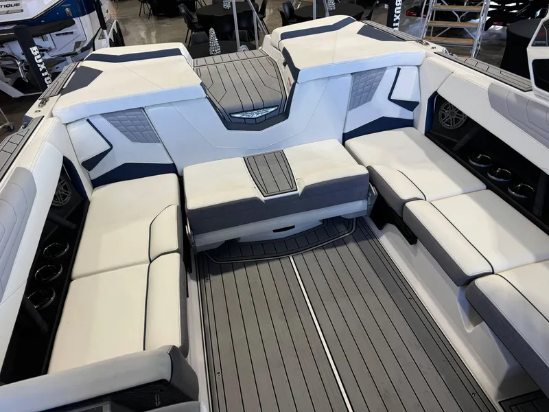 Slide: The Image of Nautique Super Air Nautique S23 2024 - 16