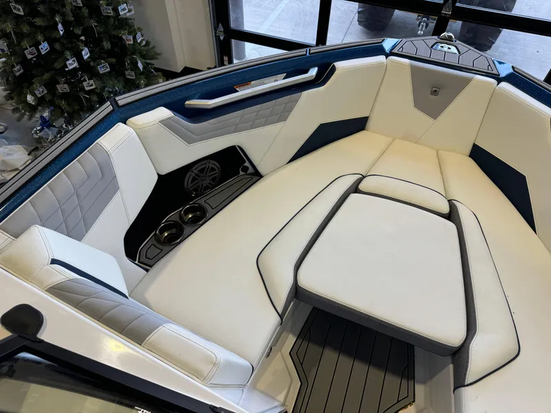 Slide: The Image of Nautique Super Air Nautique S23 2024 - 19