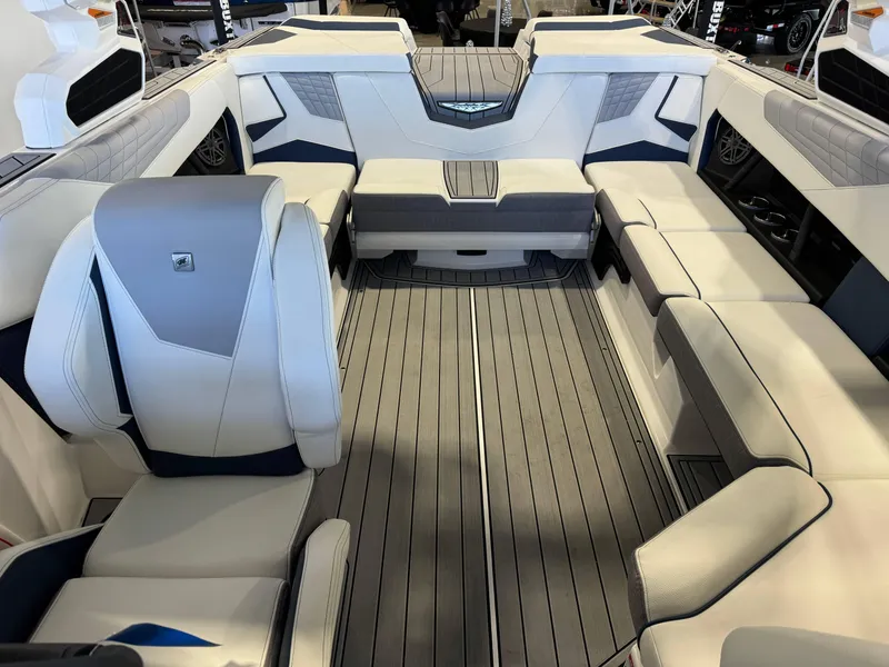 Slide: The Image of Nautique Super Air Nautique S23 2024 - 22