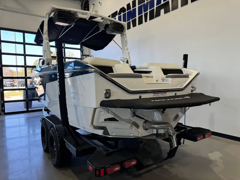 Slide: The Image of Nautique Super Air Nautique S23 2024 - 5