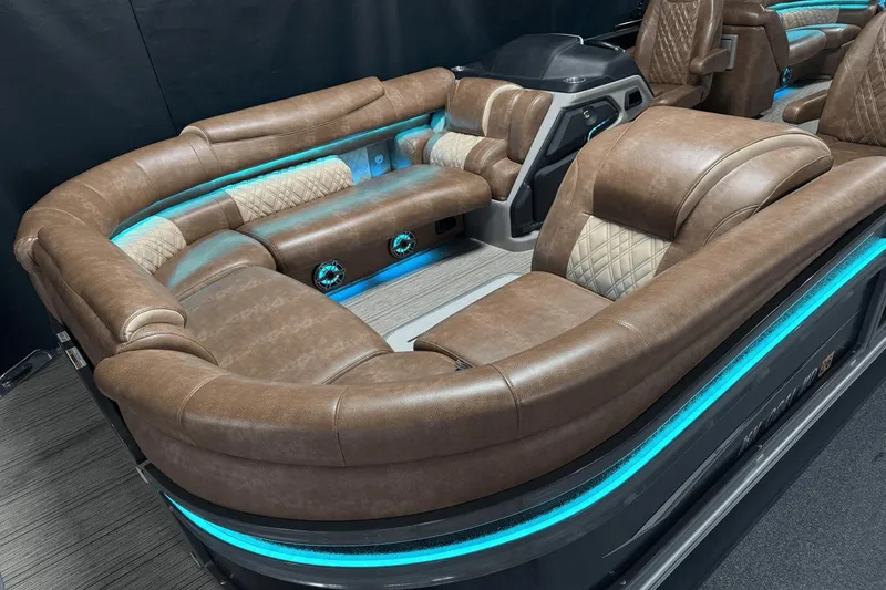 Slide: The Image of Premier 250 Intrigue 2021 - 11