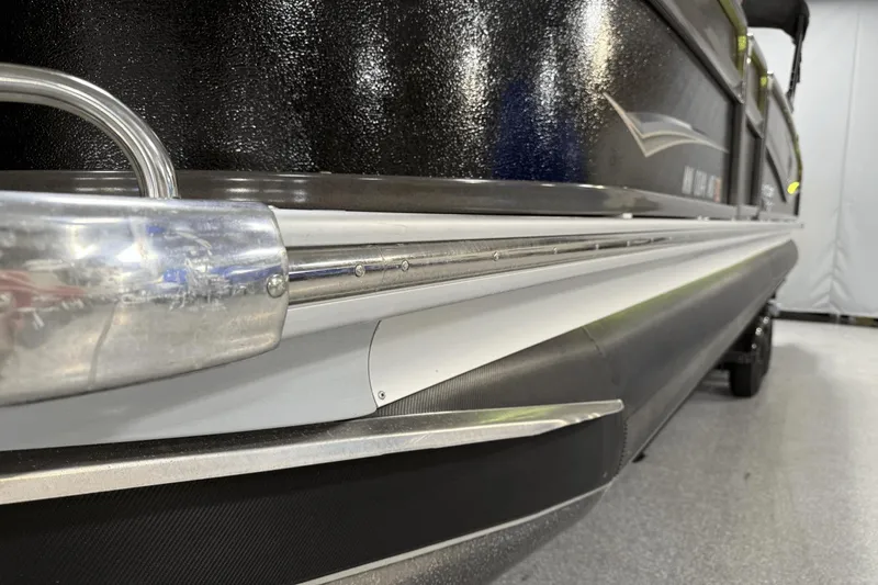 Slide: The Image of Premier 250 Intrigue 2021 - 114