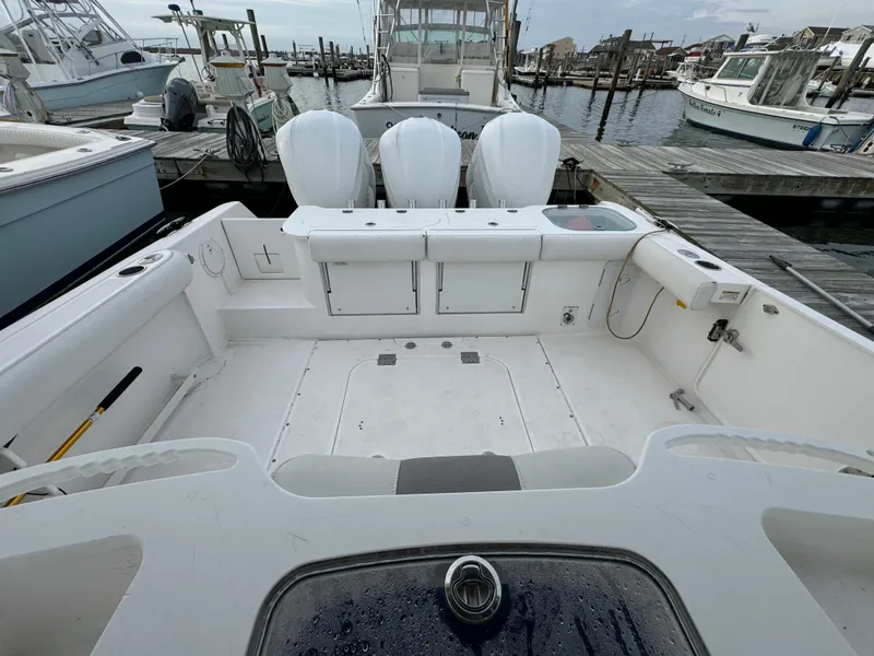 Slide: The Image of Everglades 355 Center Console 2019 - 18