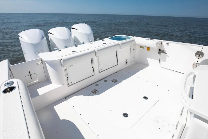 Slide: The Image of Everglades 355 Center Console 2019 - 19