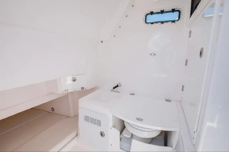 Slide: The Image of Everglades 355 Center Console 2019 - 36