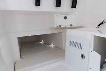 Slide: The Image of Everglades 355 Center Console 2019 - 40