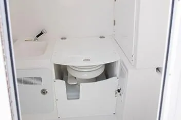 Slide: The Image of Everglades 355 Center Console 2019 - 41