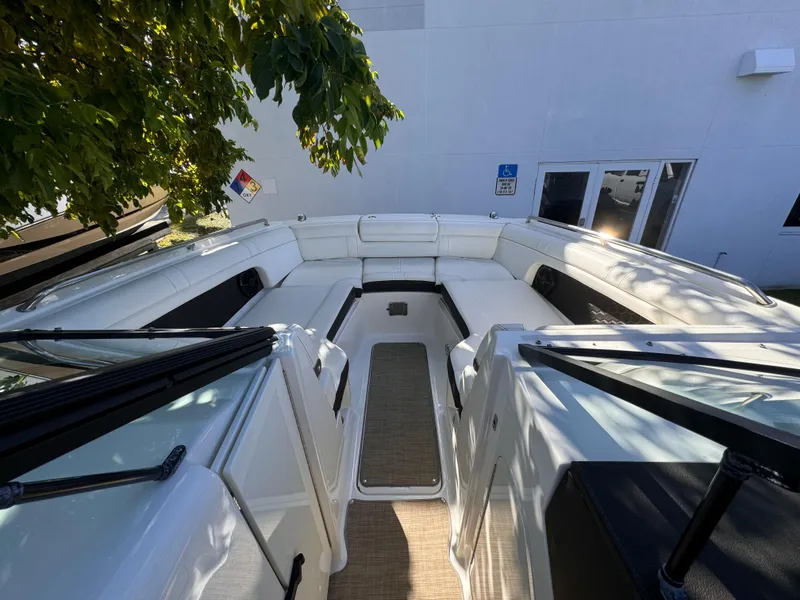 Slide: The Image of Sea Ray SDX 270 2018 - 14