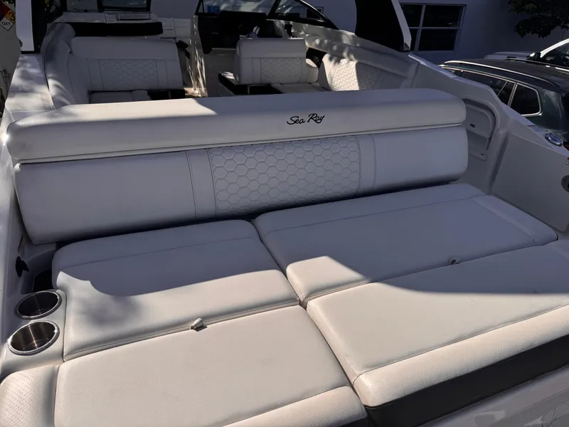 Slide: The Image of Sea Ray SDX 270 2018 - 6