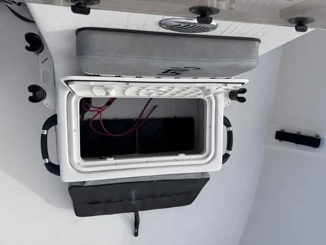 Slide: The Image of Sea Chaser EV180 Sea Skiff 2025 - 8