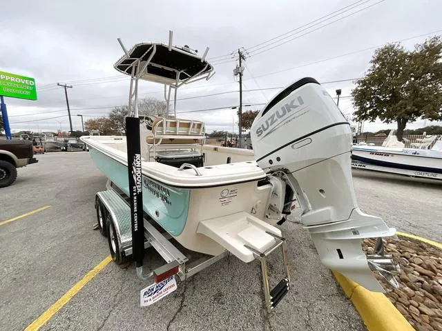 Slide: The Image of Carolina Skiff 25 LS 2025 - 14