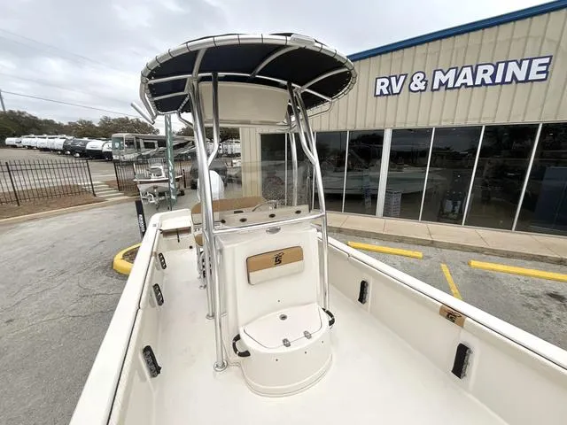 Slide: The Image of Carolina Skiff 25 LS 2025 - 17