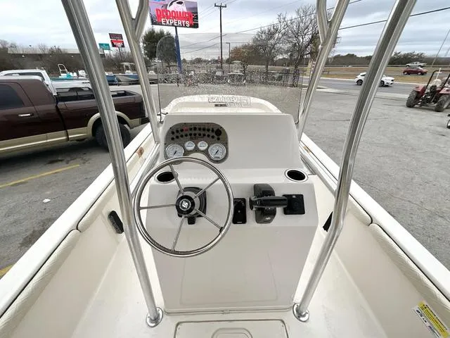 Slide: The Image of Carolina Skiff 25 LS 2025 - 4