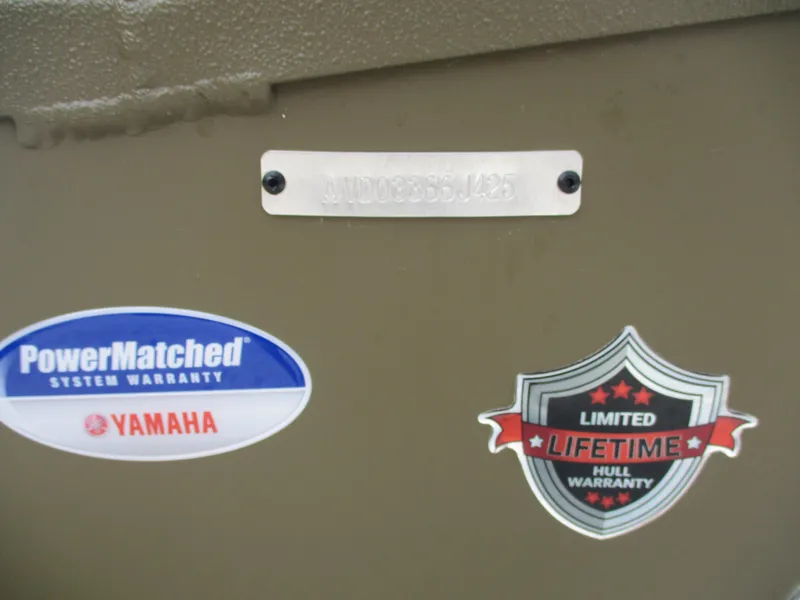 Slide: The Image of Avid 18 Rogue SC 2025 with Yamaha PowerMatched and lifetime hull warranty stickers. - 12