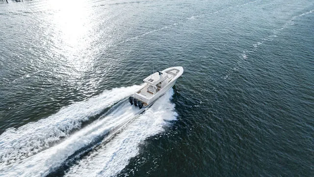 Slide: The Image of Scout 380 LXF 2019 - 30