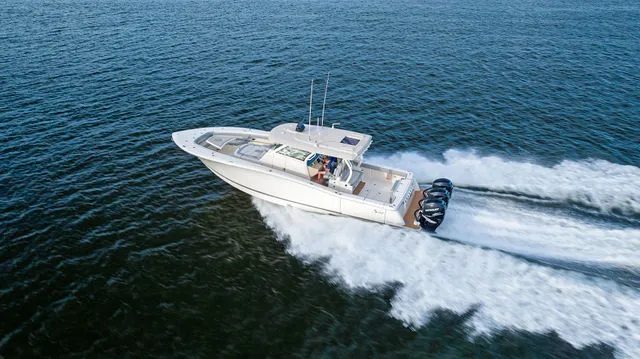 Slide: The Image of Scout 380 LXF 2019 - 32