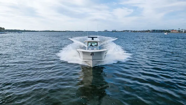 Slide: The Image of Scout 380 LXF 2019 - 34