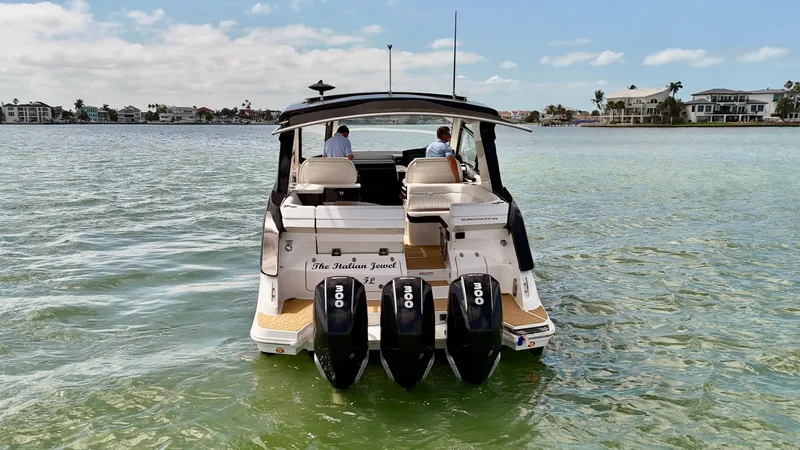 Slide: The Image of Sea Ray Sundancer 370 Outboard 2023 - 10