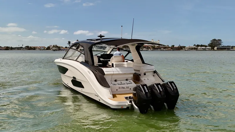 Slide: The Image of Sea Ray Sundancer 370 Outboard 2023 - 12