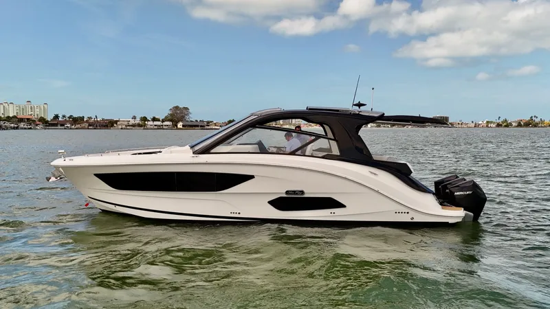 Slide: The Image of Sea Ray Sundancer 370 Outboard 2023 - 14