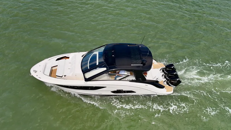Slide: The Image of Sea Ray Sundancer 370 Outboard 2023 - 16