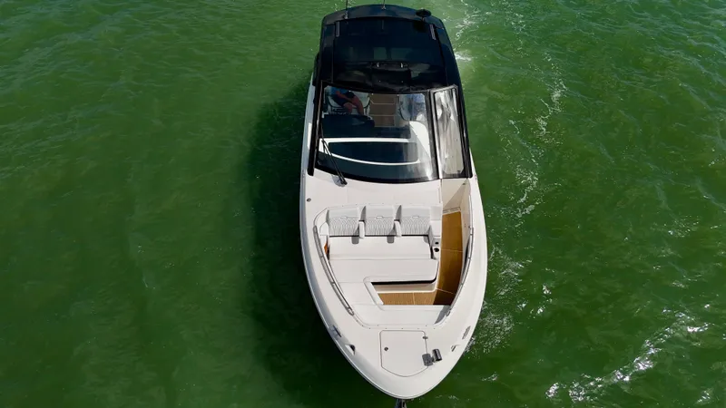 Slide: The Image of Sea Ray Sundancer 370 Outboard 2023 - 17