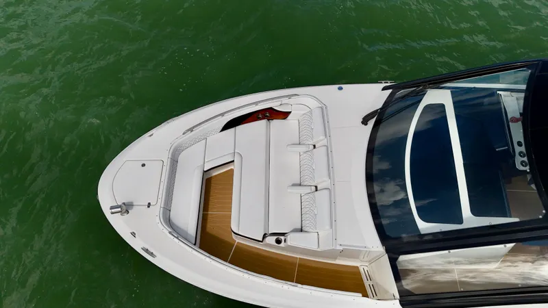 Slide: The Image of Sea Ray Sundancer 370 Outboard 2023 - 21