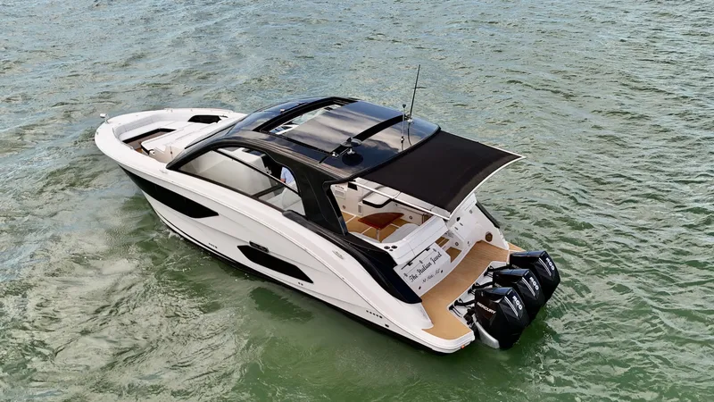 Slide: The Image of Sea Ray Sundancer 370 Outboard 2023 - 25