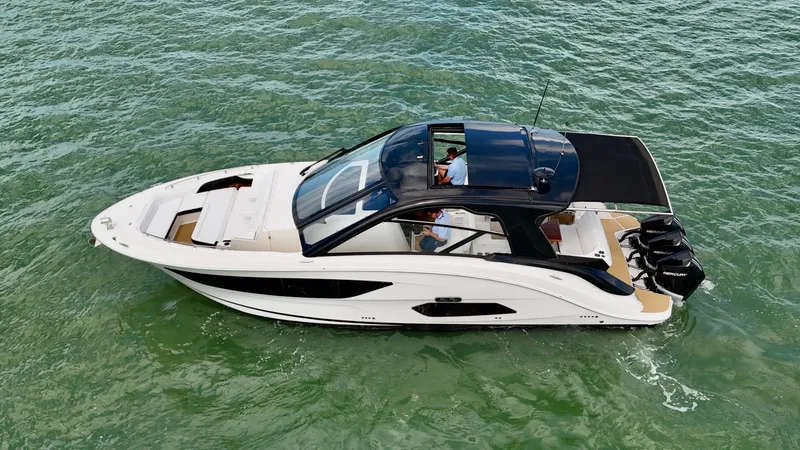 Slide: The Image of Sea Ray Sundancer 370 Outboard 2023 - 26