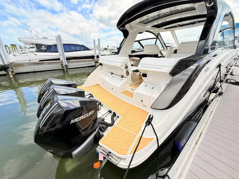 Slide: The Image of Sea Ray Sundancer 370 Outboard 2023 - 28