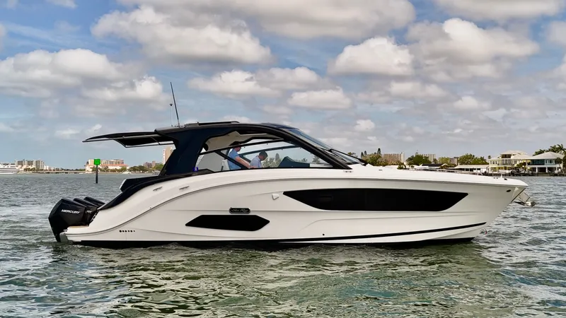 Slide: The Image of Sea Ray Sundancer 370 Outboard 2023 - 5