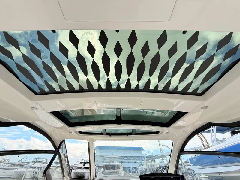 Slide: The Image of Sea Ray Sundancer 370 Outboard 2023 - 53