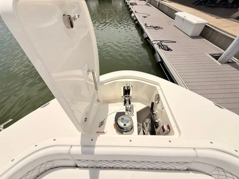 Slide: The Image of Sea Ray Sundancer 370 Outboard 2023 - 66