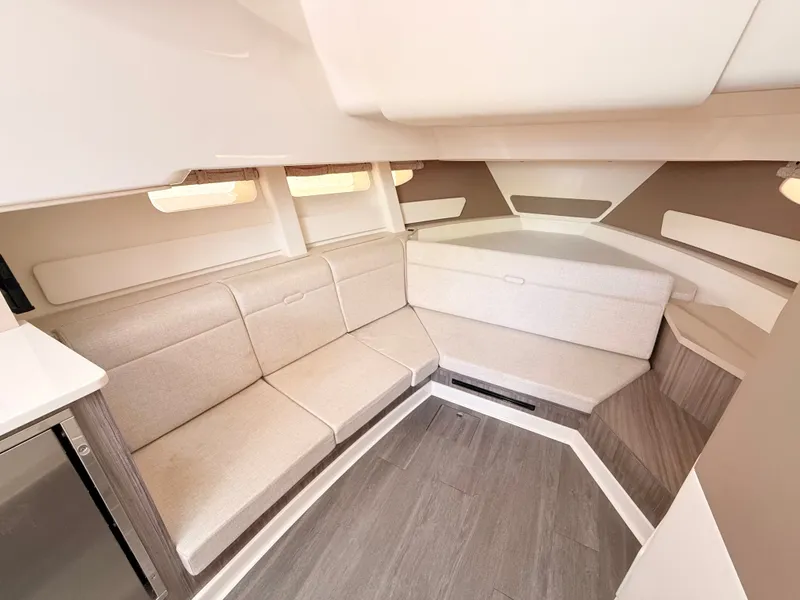 Slide: The Image of Sea Ray Sundancer 370 Outboard 2023 - 69