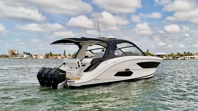 Slide: The Image of Sea Ray Sundancer 370 Outboard 2023 - 7