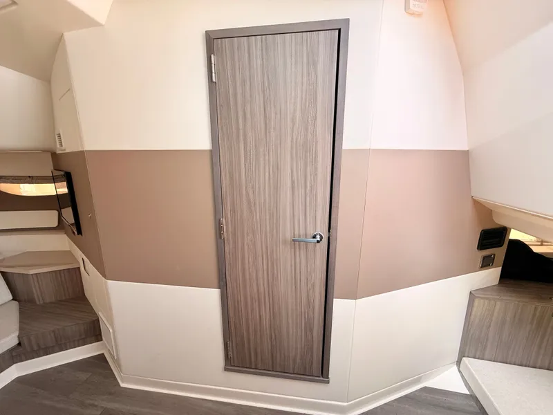Slide: The Image of Sea Ray Sundancer 370 Outboard 2023 - 73