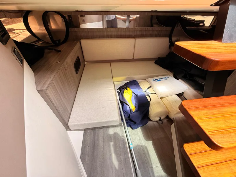 Slide: The Image of Sea Ray Sundancer 370 Outboard 2023 - 79