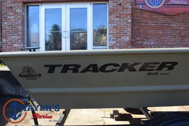 Slide: The Image of Tracker Grizzly 1648 Jon 2025 - 4