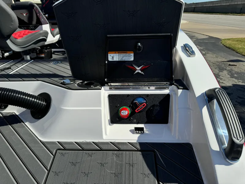 Slide: The Image of 2025 Vexus DVX20S boat interior with control panel and seating. - 39